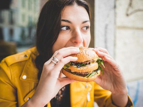 Sukses Diet Turun BB 28 Kg, Wanita Ini Masih Bisa Makan Pizza dan Burger