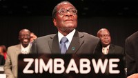 Robert Mugabe adalah presiden dari Zimbabwe. Robert memeroleh kekuasaan pada 1980 dan mengundurkan diri pada 2017 setelah mendapat desakan dari sejumlah pihak. Total, ia berkuasa di Zimbabwe selama 37 tahun. Getty Images/Peter Macdiarmid