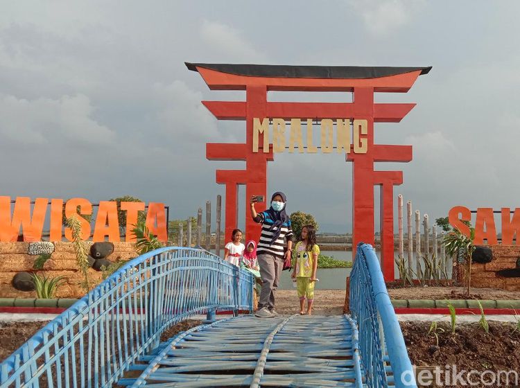Foto: Gapura Hits ala Jepang, tapi Ada di Kudus
