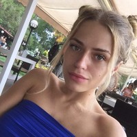 Kemarin aku pergi ke dokter dan mengetahui implan buatan yang dimasukan di ujung hidung tidak mengambil akarnya, tubuhku menolaknya, tulang rawannya keluar dari satu lubang, ada inflamasi, dan hidungku membusuk, jelas Anastasia. Foto: Instagram @nastenabalinskaya