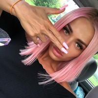 Artis Rusia bernama Anastasia Balinskaya baru-baru ini mengunggah fotonya hidungnya. Kepada para follower, wanita tersebut mewanti-wanti agar hati-hati jika ingin memperbaiki wajah untuk meningkatkan percaya diri. Hidungnya sendiri membengkak sebelum mulai membusuk karena kegagalan operasi. Foto: Instagram @nastenabalinskaya