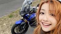 Dengan foto-foto sebagai biker cantik tersebut, Souya sekarang mendapatkan ribuan likes dari para warganet. Dulu hanya sedikit orang yang suka dengan foto-foto saya, sekarang lebih dari seribu menyukainya, tambah dia. Foto: Twitter @azusagakuyuki