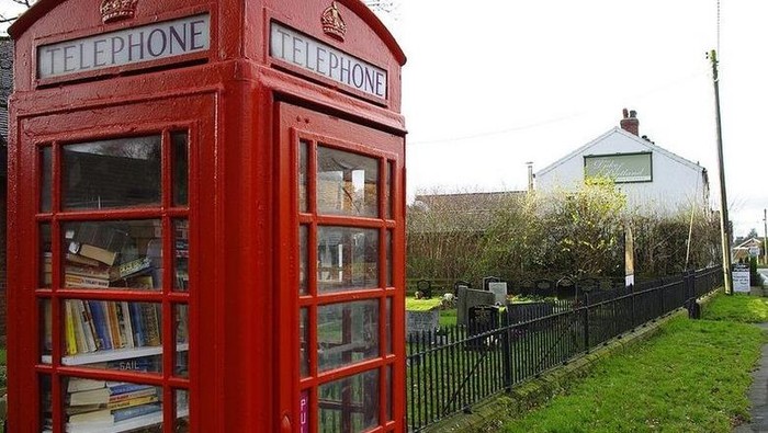Boks Telepon Jadi Perpus
