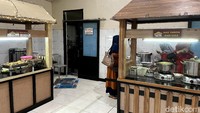 Dengan harga tiket Rp 380.000, fasilitas dan layanan dari bus president class 27Trans Java sangatlah sebanding, bahkan berlebihan. Anda tidak akan menemukannya kecuali menggunakan jasa perusahaan otobus.