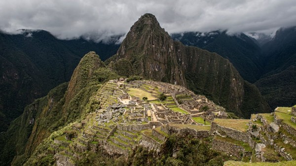 Turis yang selalu over, membuat keajaiban arkeologi dunia di Peru, Machu Picchu ditutup selama berbulan-bulan selama pandemi. Benteng Inca dibuka kembali pada 1 November 2020, dengan langkah-langkah pembatasan baru diberlakukan. (Ernesto Benavides/AFP/Getty Images) Turis yang selalu over, membuat keajaiban arkeologi dunia di Peru, Machu Picchu ditutup selama berbulan-bulan selama pandemi. Benteng Inca dibuka kembali pada 1 November 2020, dengan langkah-langkah pembatasan baru diberlakukan. (Ernesto Benavides/AFP/Getty Images)