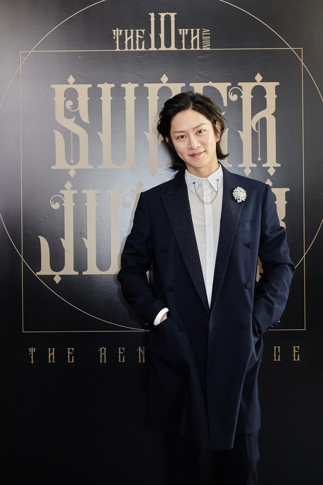 Di tengah kesibukannya, Heechul mengambil double degree di Sangji Youngsoe College dengan jurusan Pariwisata serta Bahasa Inggris dan Terjemahan. Heechul juga lulus dari Sangji University mengambil jurusan Informatika. Foto: dok. SM Entertainment