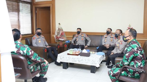 Kadiv Propam Polri Irjen Ferdy Sambo sowan ke kantor Danpuspom TNI Mayjen TNI Eddy Rate Muis (dok Istimewa)