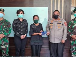 Kapolres Tangsel Salurkan Beasiswa bagi Anak Korban Penembakan di Cengkareng