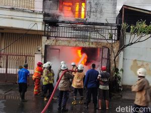 Kebakaran Toko Plastik di Semarang Tewaskan Pemiliknya