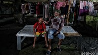 Kenaikan angka kemiskinan ini dikarenakan pandemi COVID-19 yang sudah melanda tanah air sejak Maret 2020.