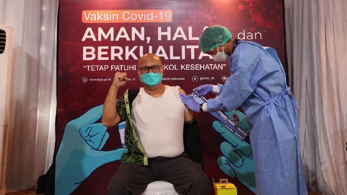 Komisioner hingga Pegawai KPU Mulai Divaksinasi COVID-19 Tahap I