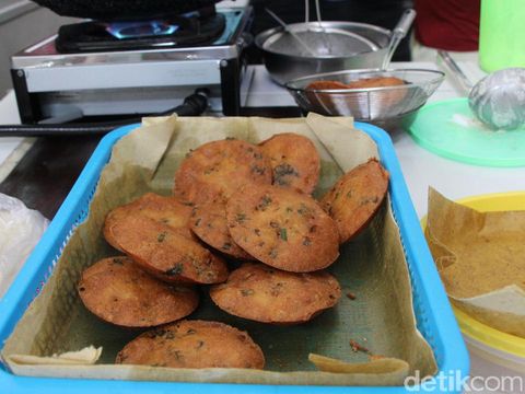 Krenyes Gurih Ote-ote Isi Ayam dan Nori yang Bikin Nagih
