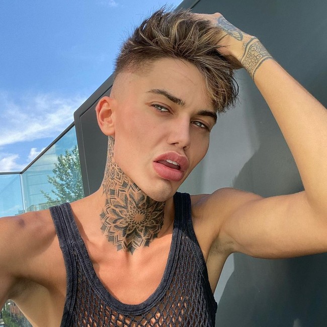 Tapi sejujurnya, aku sudah terbiasa mendapatkan komentar yang buruk, aku tidak mengambil hati. Mau itu bagus atau jelek, ucap Levi, seperti dikutip dari Daily Star. Foto: dok. Instagram