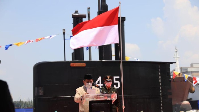 Menhan Prabowo luncurkan kapal selam buatan dalam negeri, KR Alugoro-405