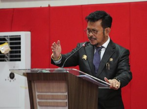 Di Dies Natalis FH Unhas, Mentan Bicara Pentingnya Hukum dan Pangan