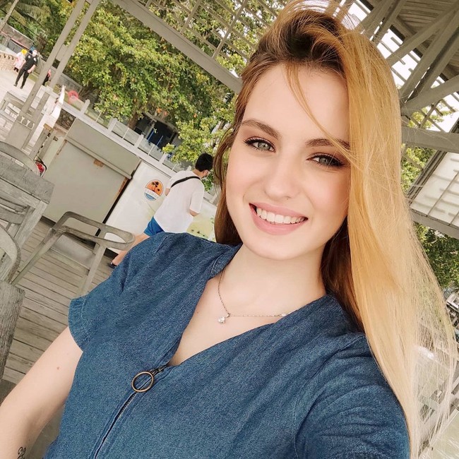 Dalam video-videonya itu Natasya dengan percaya diri berbicara dengan menggunakan bahasa Indonesia, meskipun kemampuan berbahasanya belum terlalu lancar dan kata-katanya masih sering tertukar. Namun nyatanya banyak netizen yang menyukai konten-konten buatan Nastasya itu. Foto: Instagram/@nastasyashine