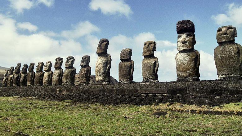 Patung Moai di Pulau Paskah Patung Moai di Pulau Paskah