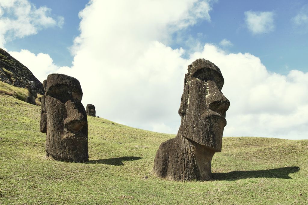 Patung Moai di Pulau Paskah