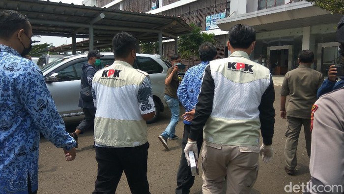 Petugas KPK datangi kantor Pemerintahan Kabupaten Bandung Barat