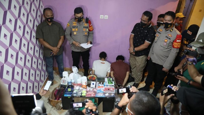 Polisi menggerebek produsen narkoba di Tangerang