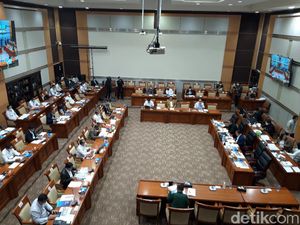 Menkumham Rapat Bareng Komisi III DPR, Konflik Demokrat Ikut Disinggung