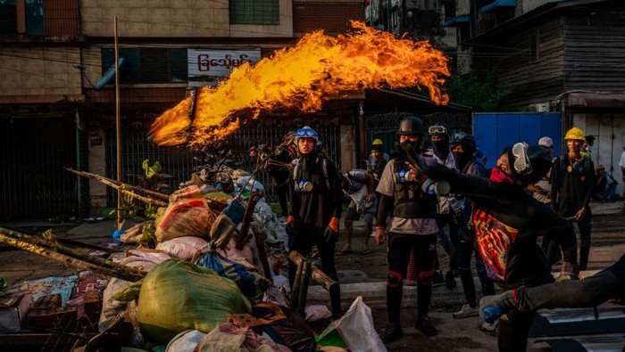 Ratusan Nyawa Berjatuhan Sejak Demo Kudeta di Myanmar Seperti dilansir AFP, Selasa (16/3/2021) Asosiasi Bantuan untuk Tahanan Politik (AAPP) menyebut sudah lebih dari 180 orang tewas sejak kudeta 1 Februari.