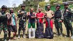 Satgas Yonif Para Raider 501 Hadiri Acara Bakar Batu di Papua