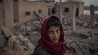 Dampak kekerasan, pengungsian hingga putuskan ikatan keluarga serta layanan vital yang rusak membuat anak-anak semakin rentan. Chris McGrath/Getty Images.