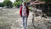Setelah identitas nelayan perempuan diakui, pihaknya bersama kelompok Puspita Bahari harus kembali memperjuangkan kartu asuransi nelayan. Diketahui, kini Puspita Bahari memiliki anggota lebih dari 100 orang. Semua anggota tersebut tersebar di tiga desa, yakni Desa Morodemak, Desa Purworejo, dan Margolinduk. Puspita Bahari juga mulai dipercaya menyalurkan bantuan, baik dari pihak swasta maupun bank BUMN salah satunya BRI.