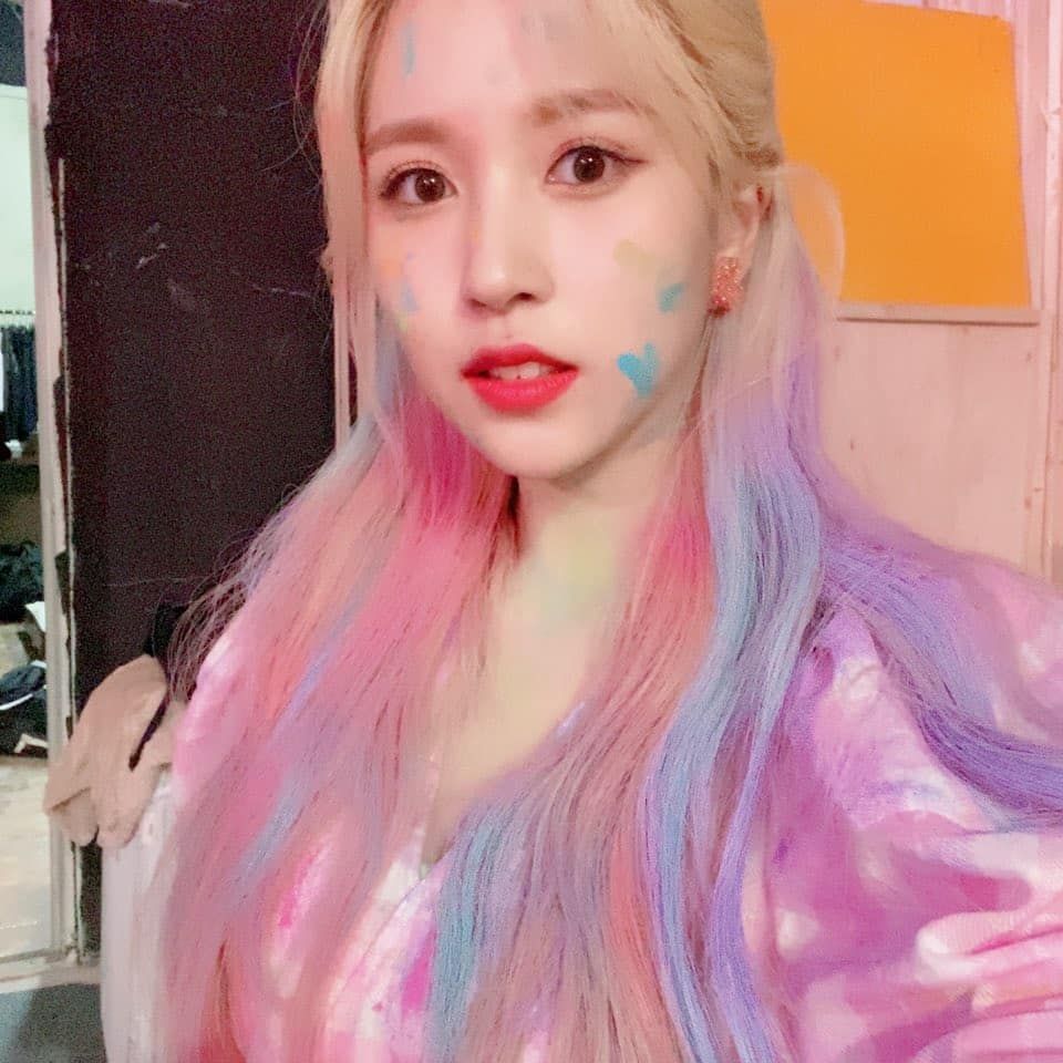 TWICE's Mina (Tangkapan Layar Instagram @twicetagram)