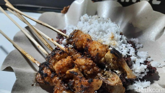 Unik dan Sedap! Sate Karak Asli dan Satu-satunya di Ampel Surabaya