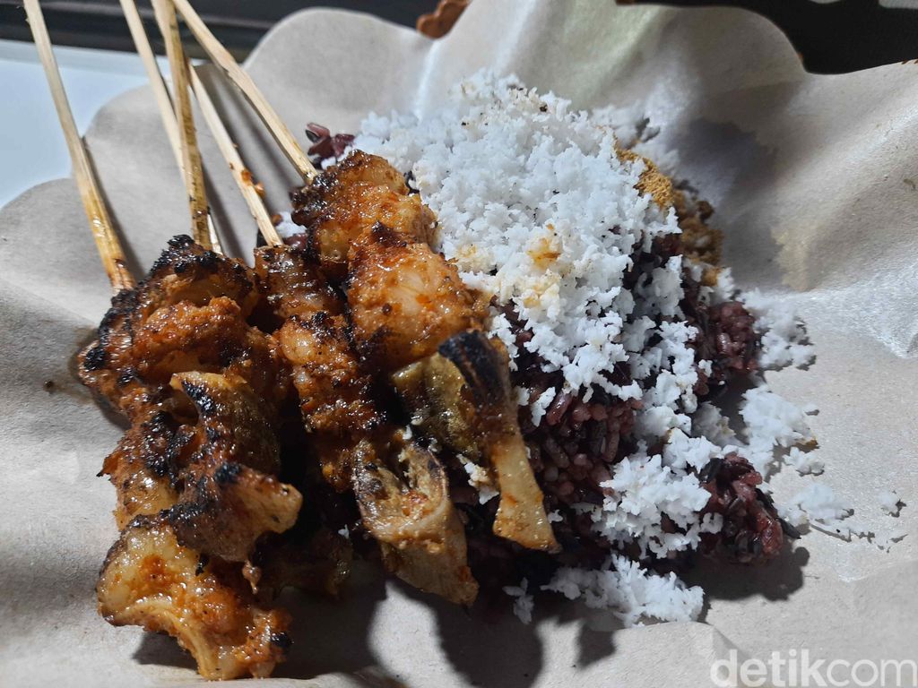 Unik dan Sedap! Sate Karak Asli dan Satu-satunya di Ampel Surabaya