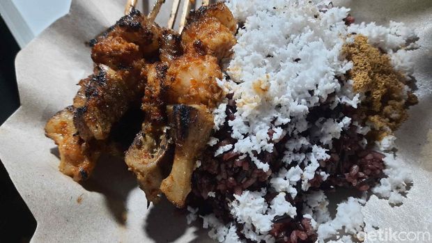 Unik dan Sedap! Sate Karak Asli dan Satu-satunya di Ampel Surabaya