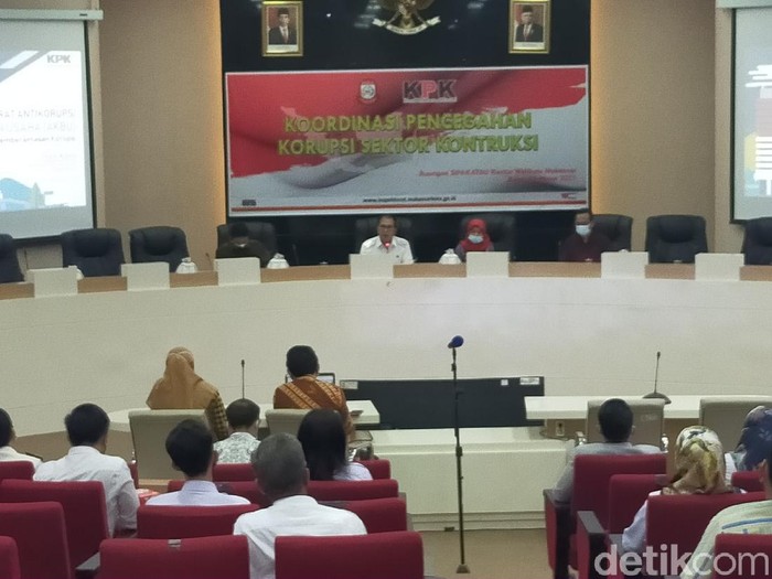 Wali Kota (Walkot) Makassar Moh Ramadhan Danny Pomanto mengelar pertemuan dengan Satgas Koordinasi Supervisi dan Pencegahan Korupsi (Korsupgah) KPK RI (Ibnu Munsir/detikcom)