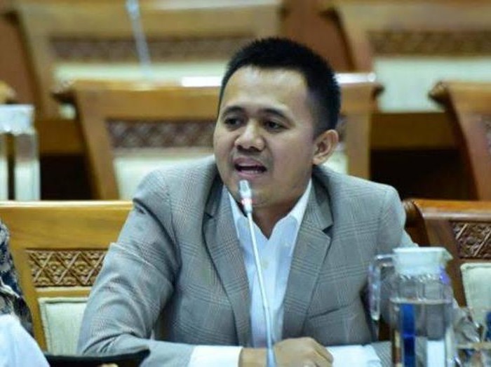 Anggota Komisi VI DPR RI Mufti Anam Anggota Komisi VI DPR RI Mufti Anam