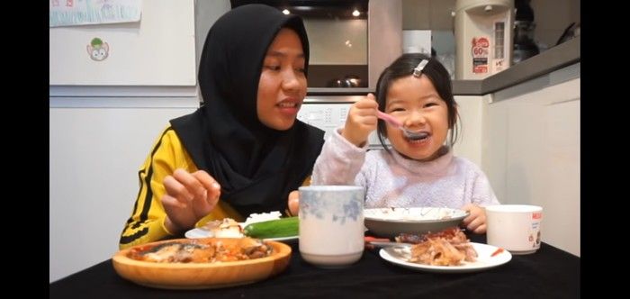 Beruntung! 5 ART Ini Dapat Majikan Baik, Ditraktir hingga Boleh Makan Banyak