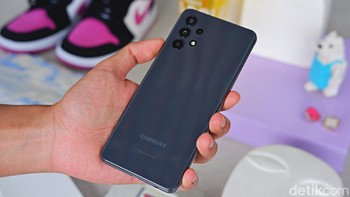 Ini Galaxy A32 varian Awesome Black. Foto: Adi Fida Rahman/detikINET