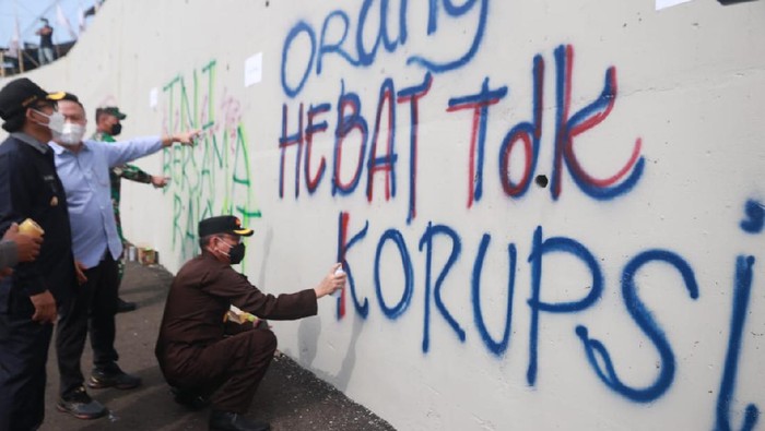 Grafiti Percantik Jembatan Kedungkandang, Netizen Punya Penilaian Lain