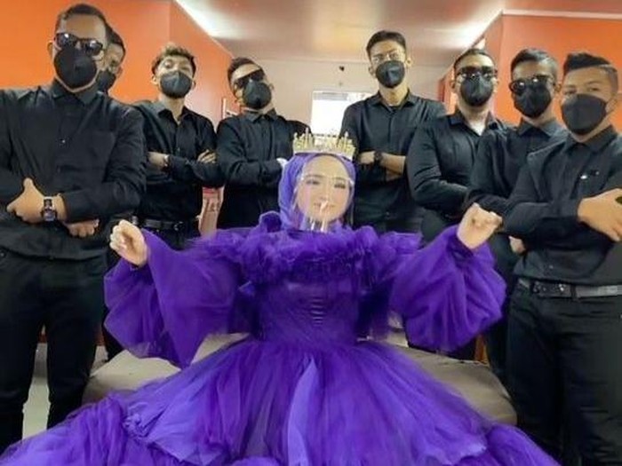 herlin kenza Selebgram asal Aceh viral di media sosial.
