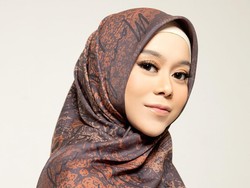 8 Pesona Lesti Kejora Jadi Model Hijab Ivan Gunawan, Bikin Pangling