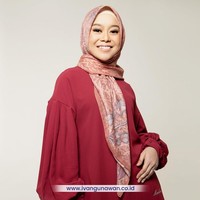 Penampilan Lesti Kejora saat menjadi model hijab mendapatkan banyak pujian dari warganet. DEDE EMANG UDAH GK ADA LAWANNYA ANAK INI CANTIKK MANISS BNGTT ADEM SEJUKK LIHATNYA MASYA ALLAH BESTT PARAHH ❤️❤️❤️😍😍😍🙏🙏, puji akun @sapra02. Masya Allah cantik anggun banget, tutur akun @diana_bunga_permata. Foto: Dok. Instagram @mandjha.ivangunawan.