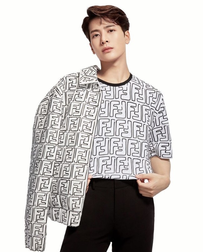 Pada 2019, Jackson Wang ditunjuk sebagai ambassador Fendi China. Brand kenamaan ini pun merilis koleksi beludru pertamanya bertajuk ‘Fendi X Jackson Wang Capsule Collection’. Foto: dok. jacksonwang852g7.