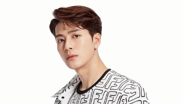 8 Gaya Jackson Wang, Idol KPop Ganteng yang Kolaborasi dengan Afgan