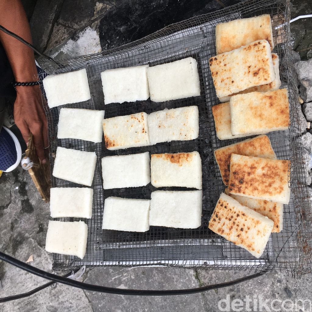 Empuk Wangi Jadah Bakar Pak Sobirin di Pasar Beringharjo