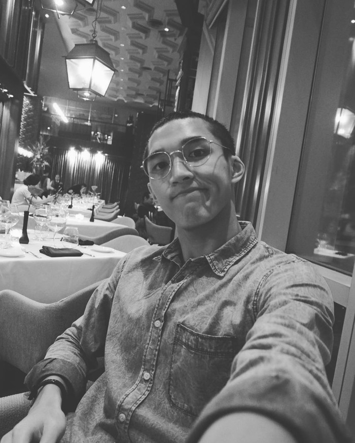 Jonatan Christie Melaju ke Babak II All England, Ini Pose Jonatan Christie saat Nongkrong di Kafe