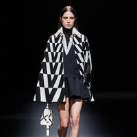 Fashion show Valentino untuk koleksi fall 2021. Foto: dok. Salvatore Dragone / Gorunway/Valentino.