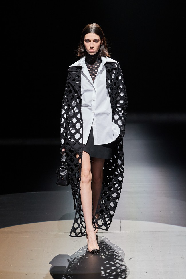 Fashion show Valentino untuk koleksi fall 2021.  Foto: dok. Salvatore Dragone / Gorunway/Valentino.