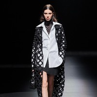 Fashion show Valentino untuk koleksi fall 2021.  Foto: dok. Salvatore Dragone / Gorunway/Valentino.