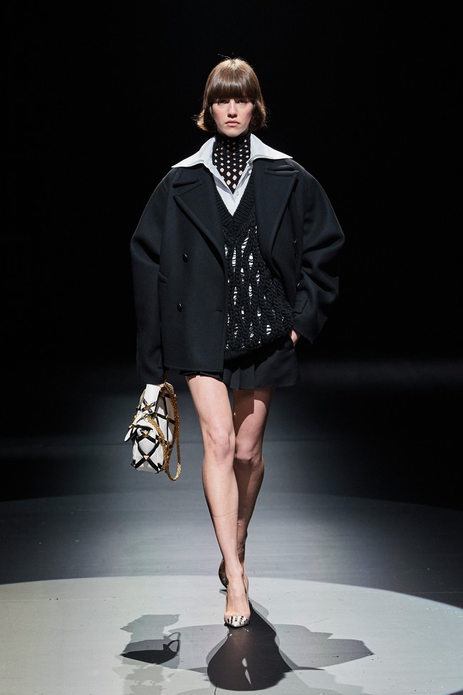 Fashion show Valentino untuk koleksi fall 2021. . Foto: dok. Salvatore Dragone / Gorunway/Valentino.