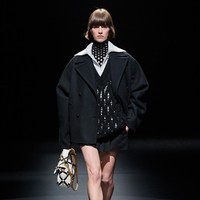 Fashion show Valentino untuk koleksi fall 2021. . Foto: dok. Salvatore Dragone / Gorunway/Valentino.